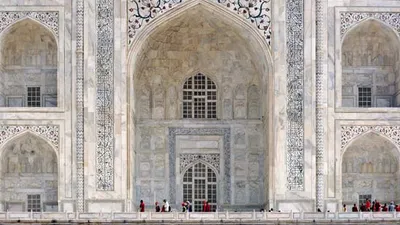 A marble portal of the Taj Mahal in Agra, India.